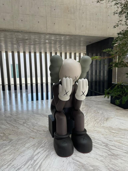 ESCULTURA KAWS 1.55 MTS