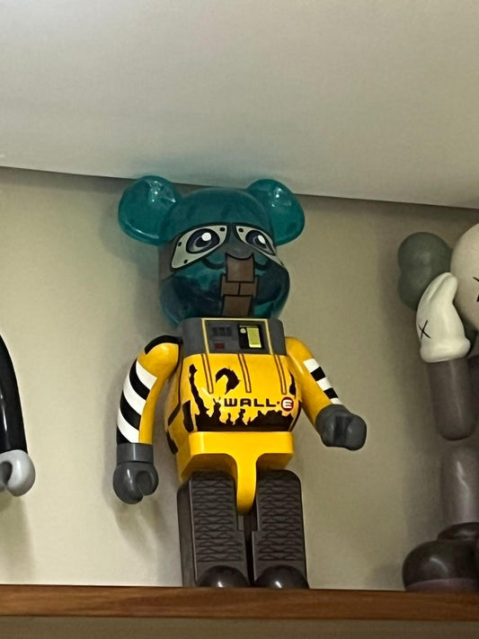 BEARBRICK WALLE
