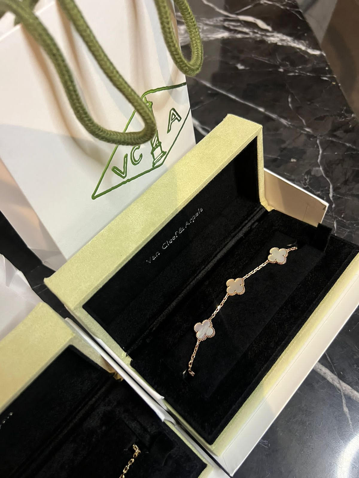VAN CLEEF & ARPELS 18 K