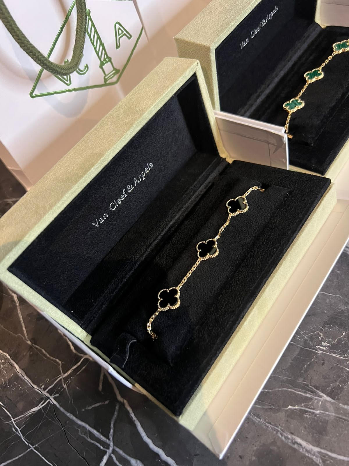 VAN CLEEF & ARPELS 18 K